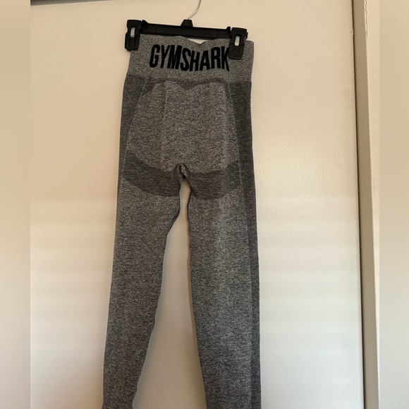 GYMSHARK legging great for working out never worn - Picture 3 of 3
